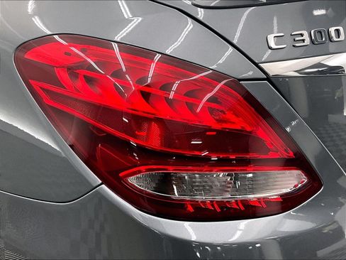 Used 2018 Mercedes-Benz C 300 Sedan image 27
