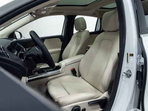 Used 2022 Mercedes-Benz GLA 250 4MATIC image 22