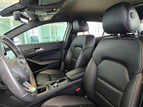 Used 2017 Mercedes-Benz GLA 250 image 28