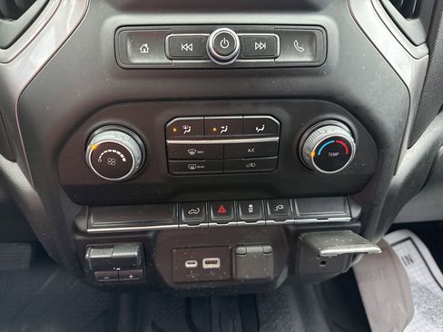 Used 2022 Chevrolet Silverado 2500 Custom w/ Custom Convenience Package image 14