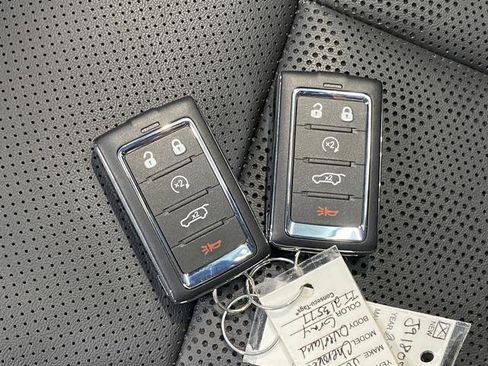 New 2026 Jeep Cherokee Overland w/ Trailer Tow Group image 30