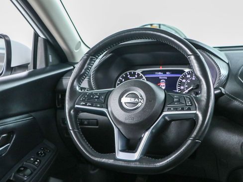 Used 2025 Nissan Sentra SV w/ All-Weather Package FWD image 12