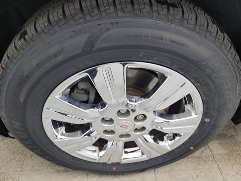 Used 2014 Cadillac SRX Luxury w/ Driver Awareness Package image 31