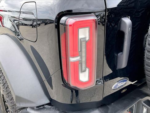 Used 2022 Ford Bronco Wildtrak AWD/4WD image 29