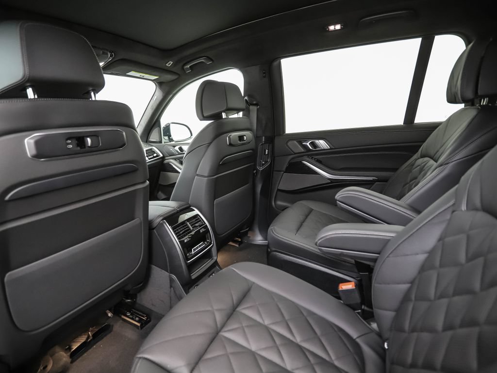Used 2027 BMW X7 xDrive40i w/ M Sport Package AWD/4WD image 21