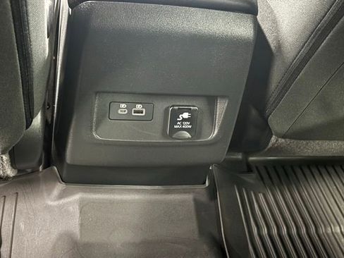 Used 2023 Nissan Frontier PRO-4X w/ Pro Convenience Package AWD/4WD image 12