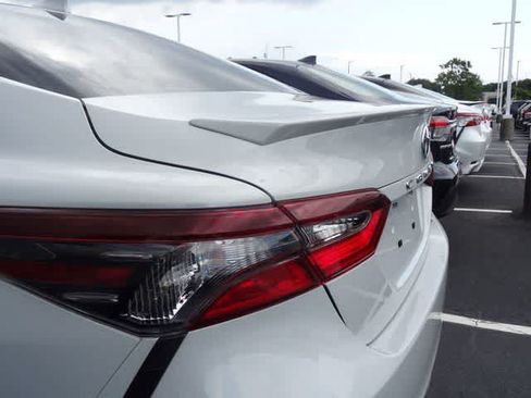 Used 2023 Toyota Camry SE FWD image 17