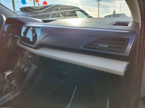 Certified 2022 Volkswagen Taos SE image 20