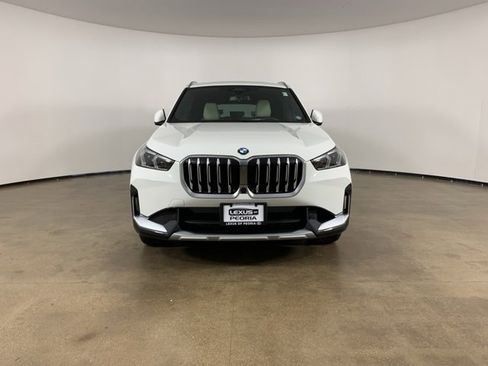 Used 2025 BMW X1 xDrive28i w/ Technology Package image 3
