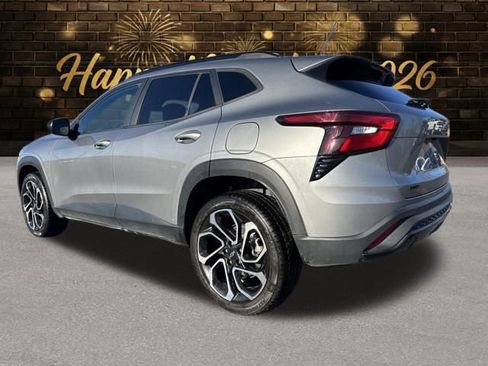 Used 2024 Chevrolet Trax RS image 3