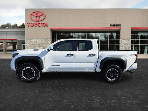Certified 2026 Toyota Tacoma TRD Off-Road AWD/4WD image 7