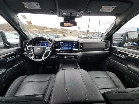 Used 2024 Chevrolet Silverado 3500 LTZ w/ LTZ Convenience Package image 30