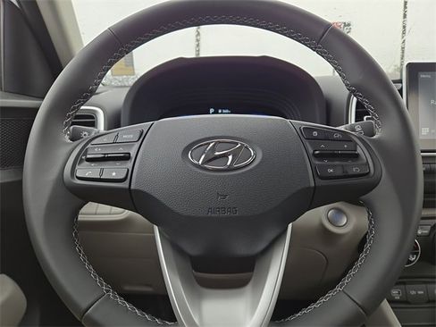New 2025 Hyundai Venue SEL image 17