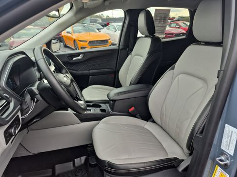 Certified 2025 Ford Escape SE w/ PHEV Premium Package image 11