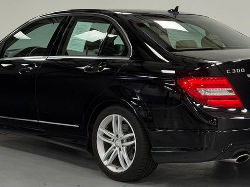 Used 2012 Mercedes-Benz C 300 4MATIC Sedan image 4