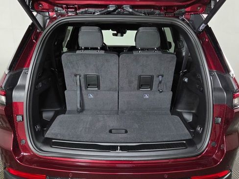 New 2026 Jeep Grand Cherokee L Laredo image 9