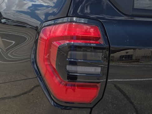 New 2026 Toyota 4Runner SR5 AWD/4WD image 12