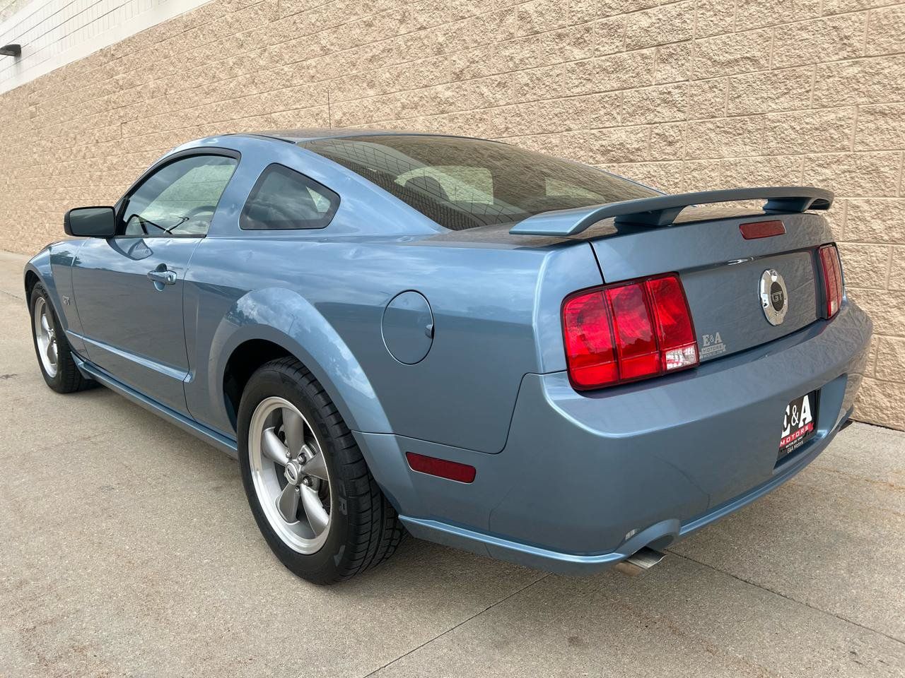 Used 2005 Ford Mustang GT Premium RWD image 3