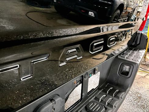 Used 2019 Toyota Tacoma TRD Sport image 10