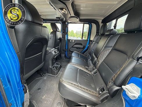 Used 2023 Jeep Gladiator Overland AWD/4WD image 11