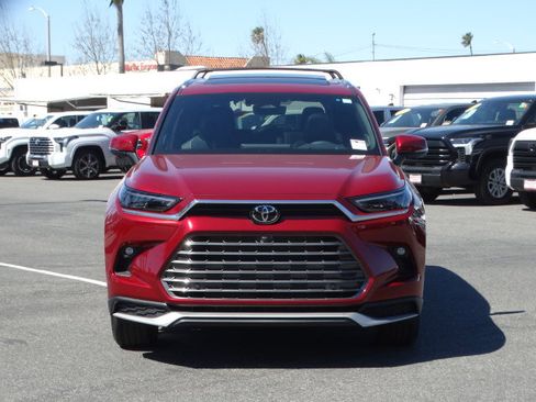 New 2026 Toyota Grand Highlander Platinum image 3