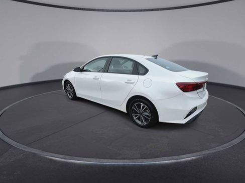 Used 2022 Kia Forte LXS image 6