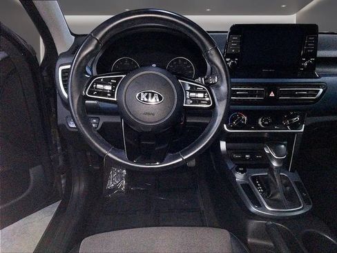 Used 2021 Kia Seltos S FWD image 10
