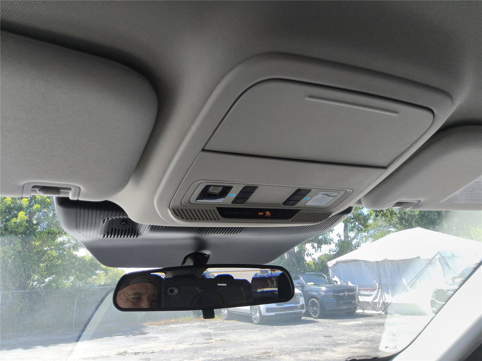 New 2026 Ford Explorer Active w/ Active Comfort Package RWD image 32