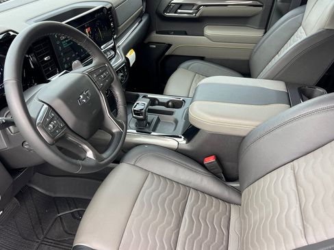 Certified 2025 Chevrolet Silverado 1500 ZR2 w/ Technology Package image 10