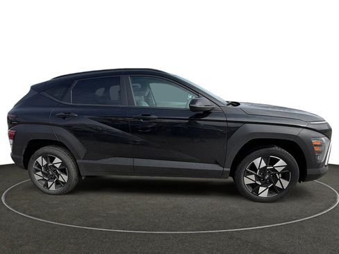 Used 2025 Hyundai Kona SEL image 7