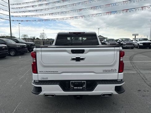 Used 2022 Chevrolet Silverado 1500 High Country w/ High Country Premium Package AWD/4WD image 18