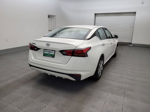Used 2024 Nissan Altima 2.5 S FWD image 9