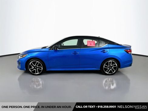 Certified 2025 Nissan Sentra SR w/ SR Premium Package FWD image 8