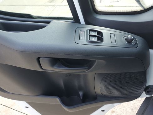 Used 2025 RAM ProMaster 2500 w/ Convenience Group image 7