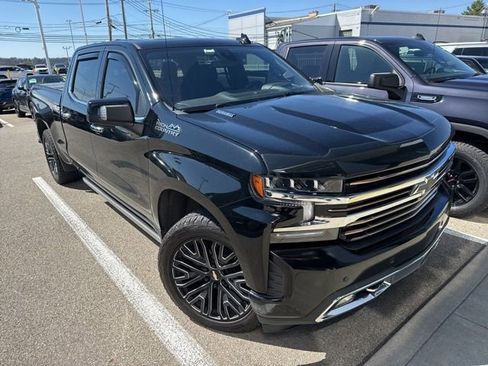 Used 2021 Chevrolet Silverado 1500 High Country w/ Technology Package image 2