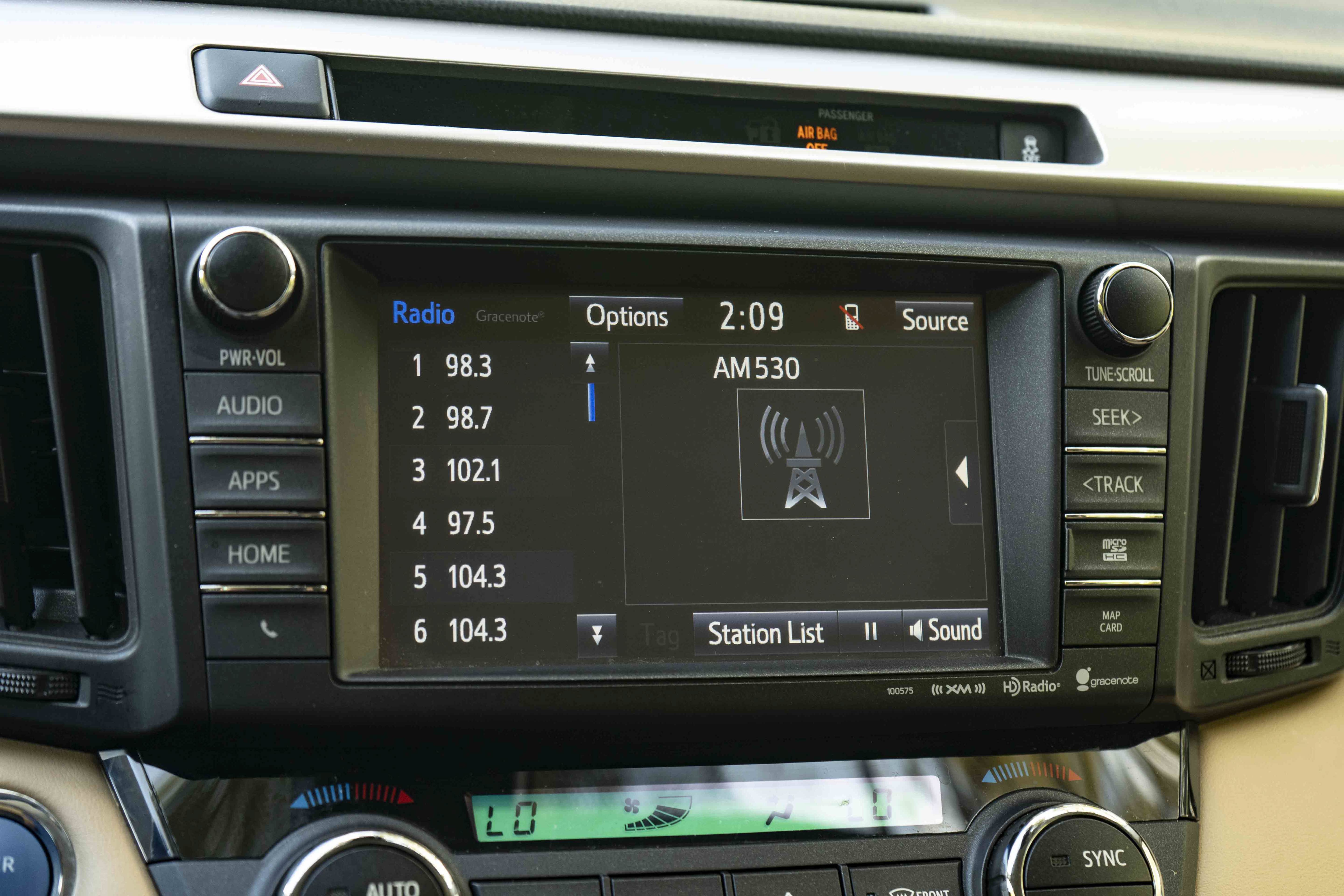 Used 2016 Toyota RAV4 Limited AWD/4WD image 28