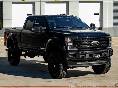 Used 2022 Ford F250 Lariat w/ Black Appearance Package image 19