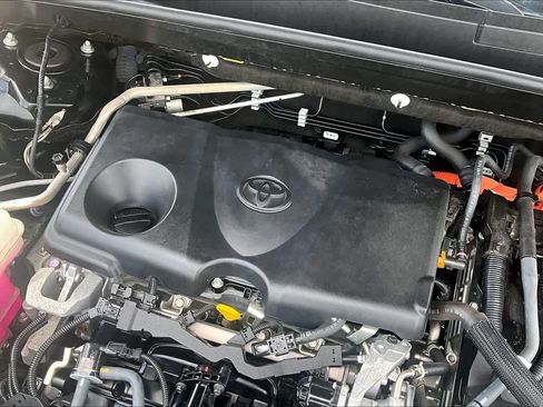 Used 2021 Toyota Venza LE AWD/4WD image 33