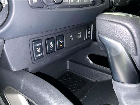 Certified 2024 Nissan Frontier SV w/ Hardbody Edition image 32