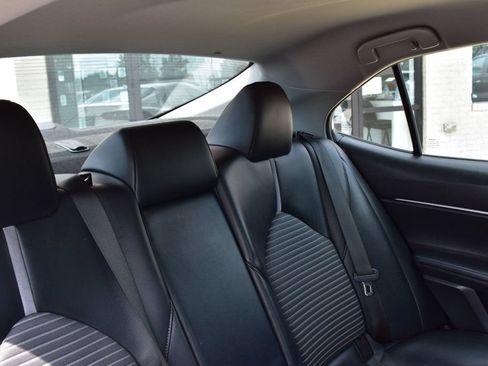 Used 2021 Toyota Camry SE FWD image 16