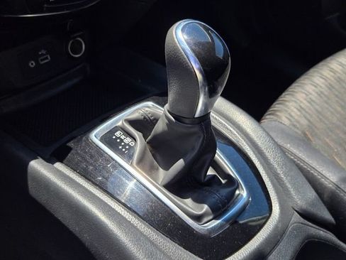 Used 2018 Nissan Rogue S FWD image 22