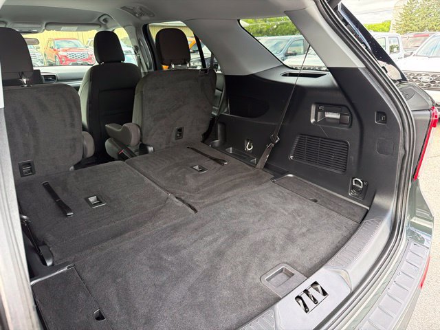 Used 2023 Ford Explorer XLT AWD/4WD image 47