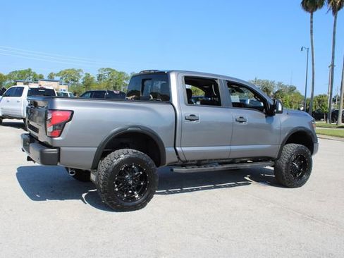 Used 2021 Nissan Titan PRO-4X w/ Pro-4x Convenience Package image 12