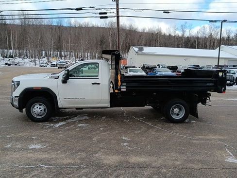 New 2026 GMC Sierra 3500 Pro w/ Convenience Package image 4