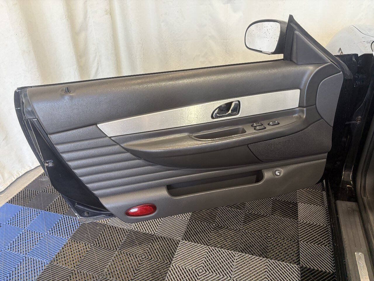 Used 2002 Ford Thunderbird RWD image 15