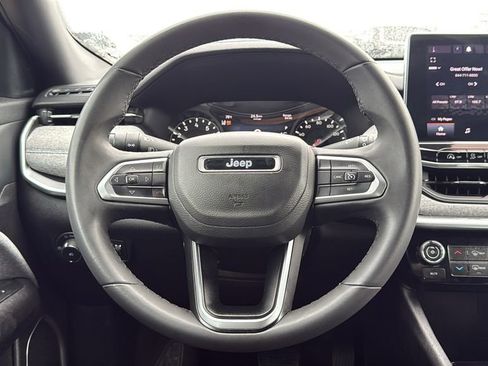 Used 2024 Jeep Compass Latitude AWD/4WD image 19