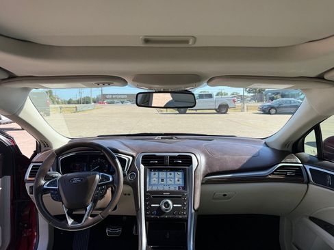Used 2018 Ford Fusion Energi Platinum FWD image 24