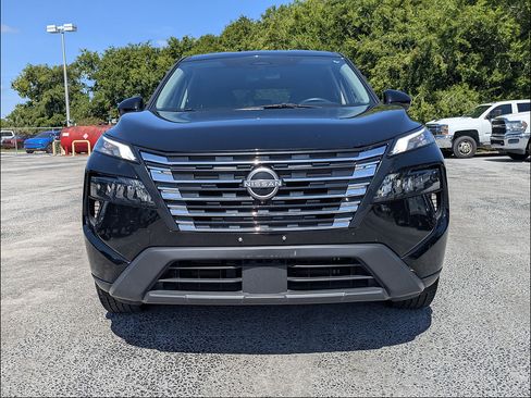 Used 2025 Nissan Rogue SV AWD/4WD image 9