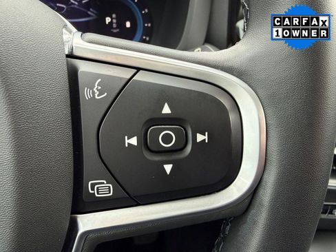 Used 2022 Volvo XC60 B5 Momentum image 27