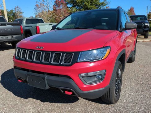 Used 2020 Jeep Compass Trailhawk image 2